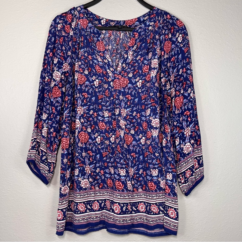 Blue embellished tunic with v-neck and 3/4 sleeves